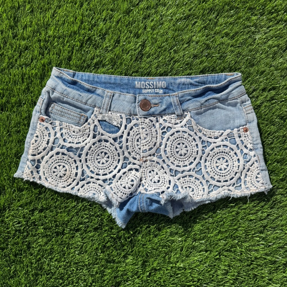 Mossimo Supply Co Lace Crochet Denim Shorts Light Wash Blue Womens Size 1 Frayed